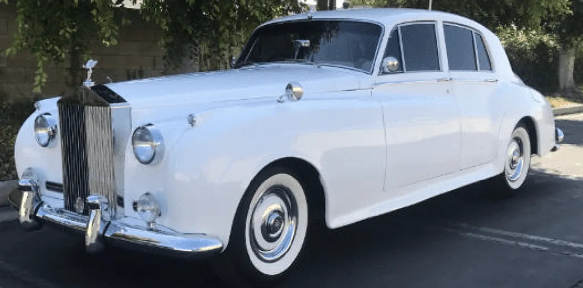 Rolls-Royce Cloud White Rolls-Royce Cloud for wedding car rental
