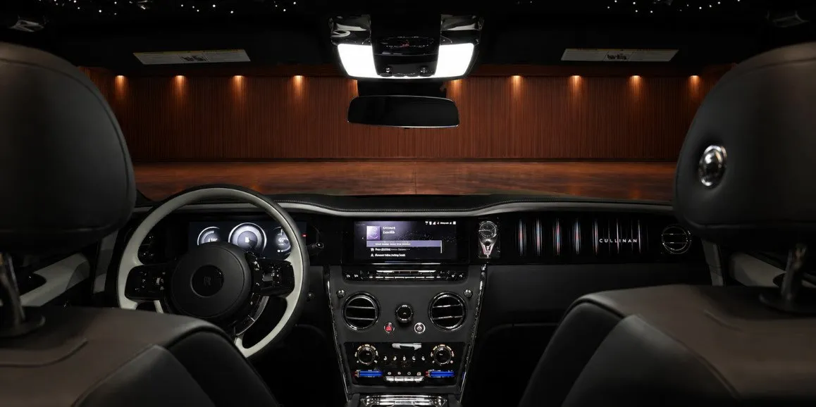 Rolls-Royce Cullinan interior for wedding car rental in Toms River, NJ Rolls-Royce Cullinan interior for wedding car rental in Toms River, NJ