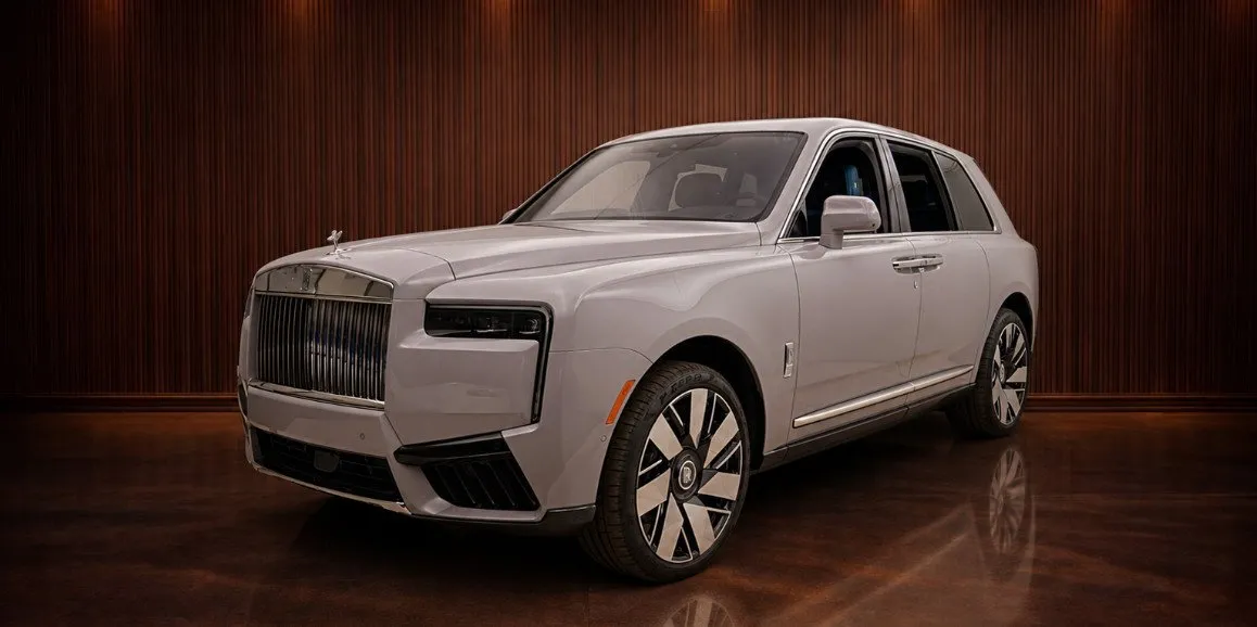 Silver Rolls-Royce Cullinan exterior for wedding car rental in Toms River, NJ Silver Rolls-Royce Cullinan exterior for wedding car rental in Toms River, NJ