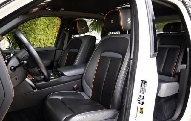 White-painted Rolls-Royce Cullinan [3]
