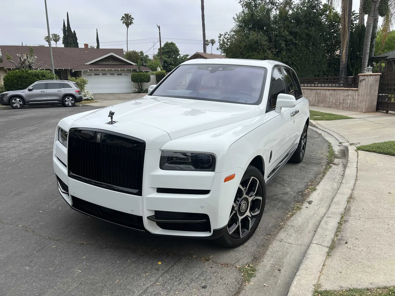 Rolls-Royce Cullinan White exterior for limo rental in Beverly Hills, CA