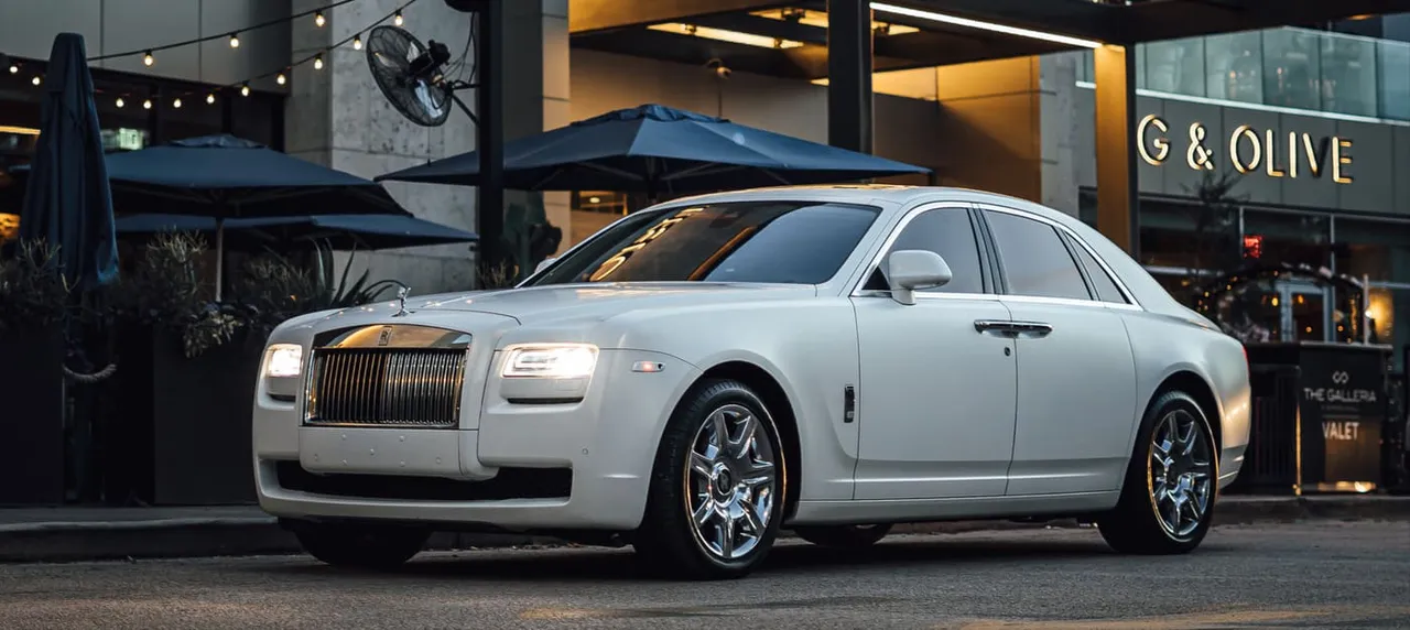 White-painted Rolls-Royce Ghost [7]