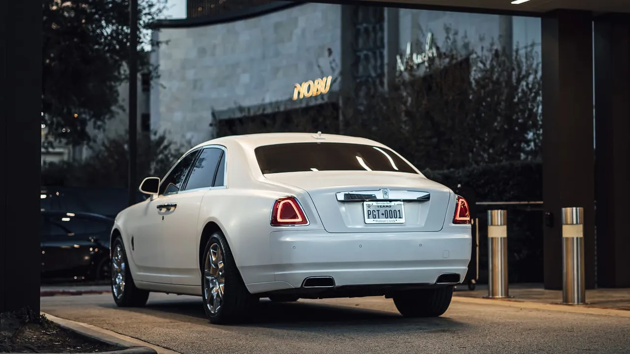 White-painted Rolls-Royce Ghost [6]