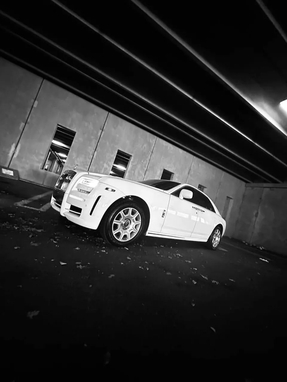 White Rolls Royce Ghost Sedan exterior, photo 5 for wedding car rental