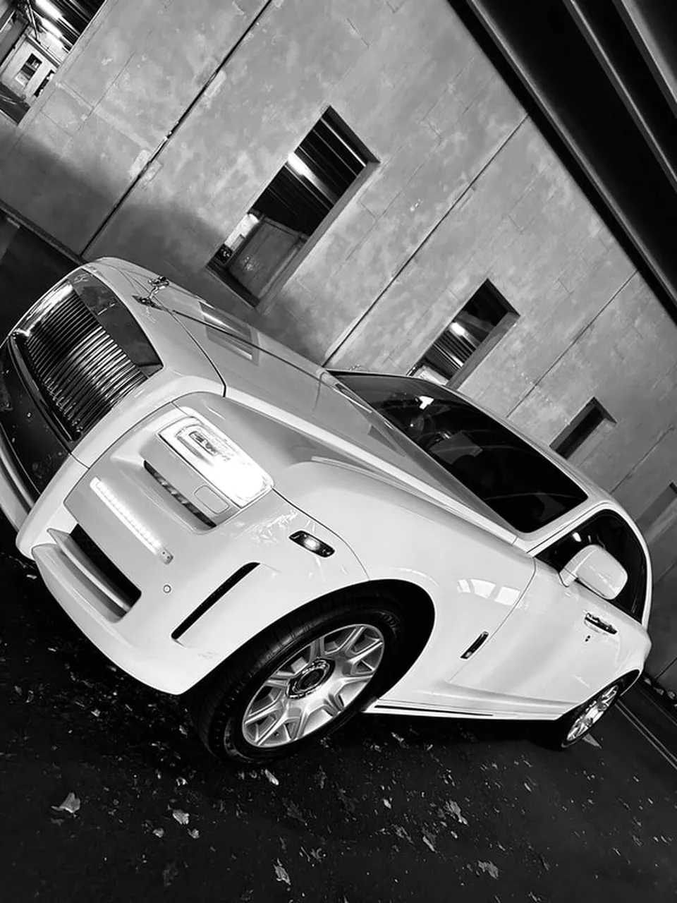 White Rolls-Royce Ghost Sedan exterior, photo 7 for wedding car rental