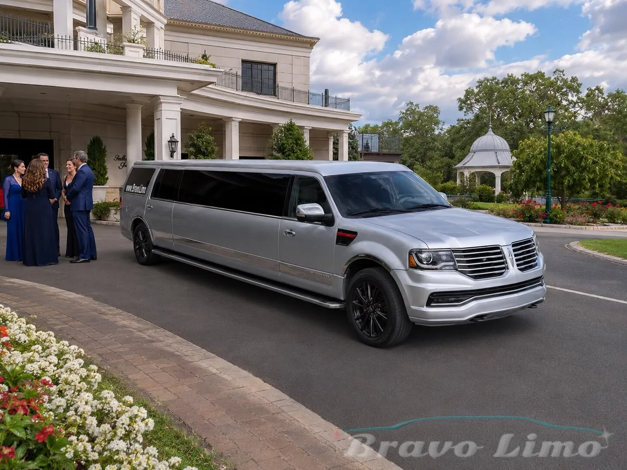 Silver Lincoln Navigator Limousine Silver Lincoln Navigator Limousine for limo rental