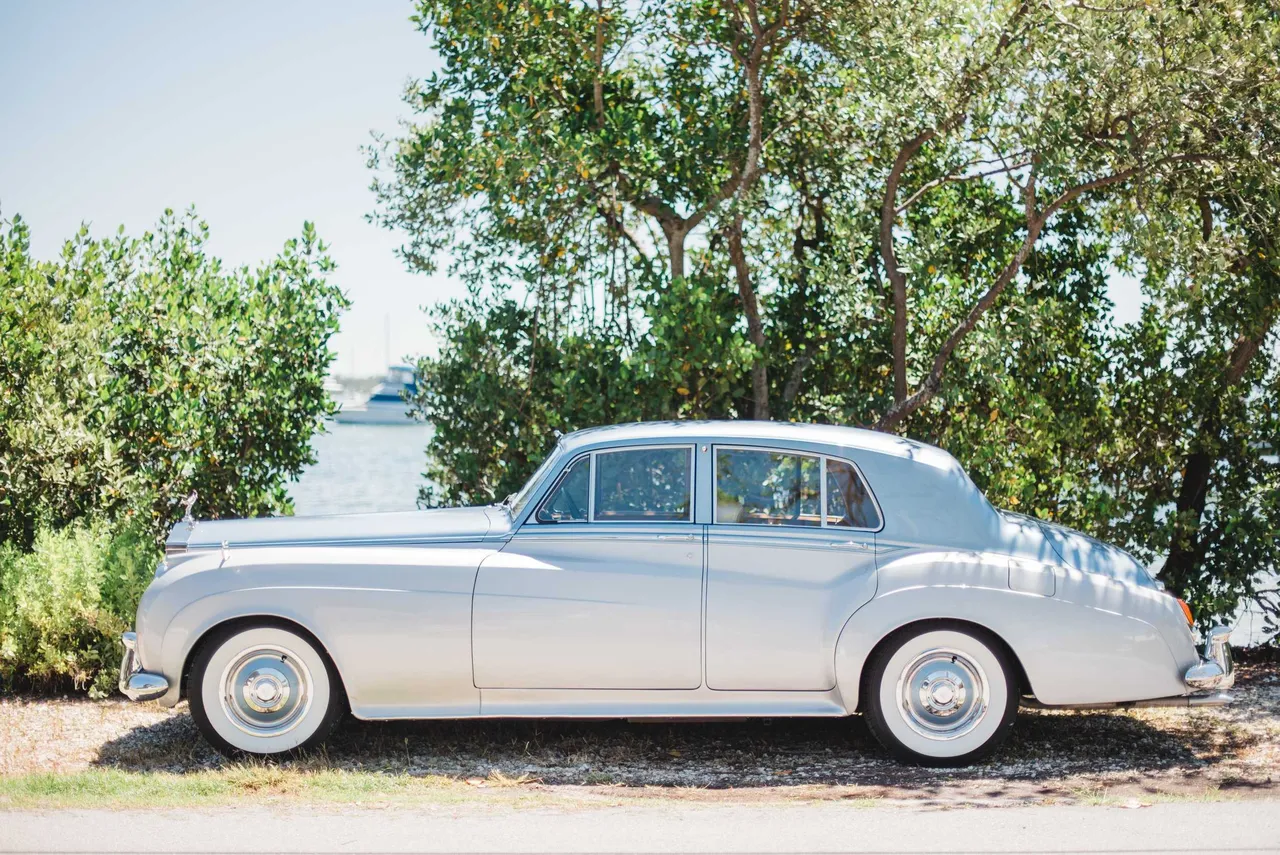 Gray Vintage Rolls-Royce 1959 exterior, photo 3 for wedding car rental