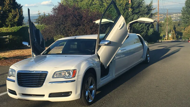 White Chrysler 300 Jet Door Limousine White Chrysler 300 Jet Door Limousine for limo rental