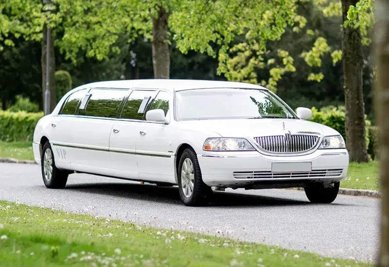 White Lincoln Town Car stretch limousine for limo rental in Yuma County, AZ